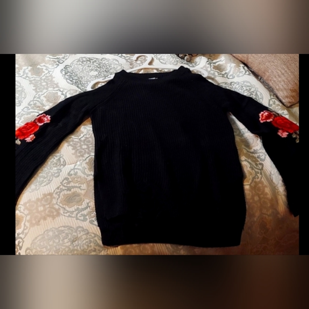 Unique Cold-Shoulder Embroidered Sleeve Sweater